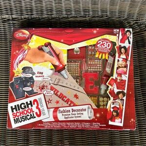 2009 High School Musical 3 Fashion Decorator.  New